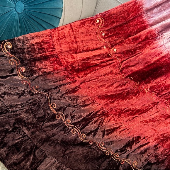Incredible Velvet Tiered Skirt, Vintage India - Picture 10 of 16